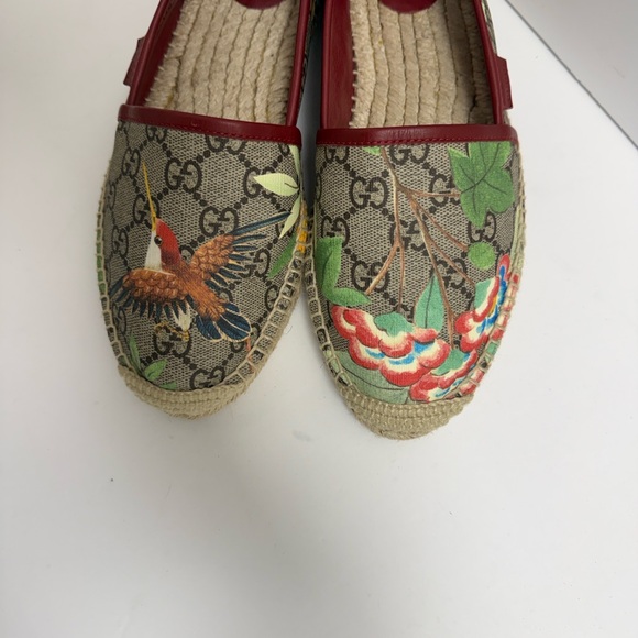 Gucci Women's Espadrilles - Red and Beige with Floral Print